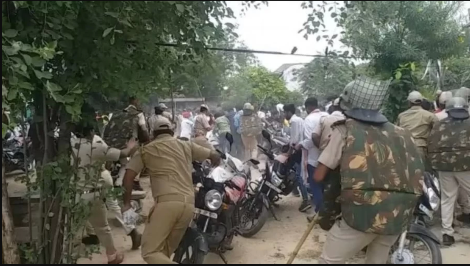 शाहपुरा में हुआ राज्य मंत्री का समारोह विवादित: पुलिस ने प्रदर्शनकारियों को किया लाठीचार्ज